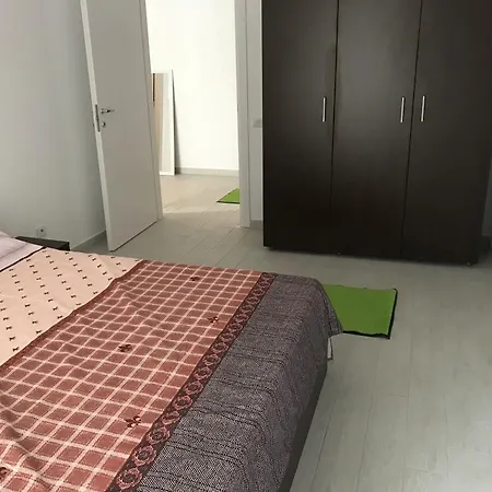 Summer Mission Loft Apartment *